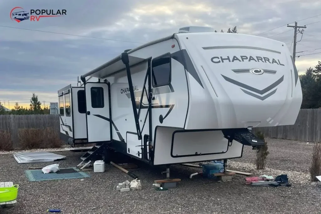 primary advantages of traveling in an RV