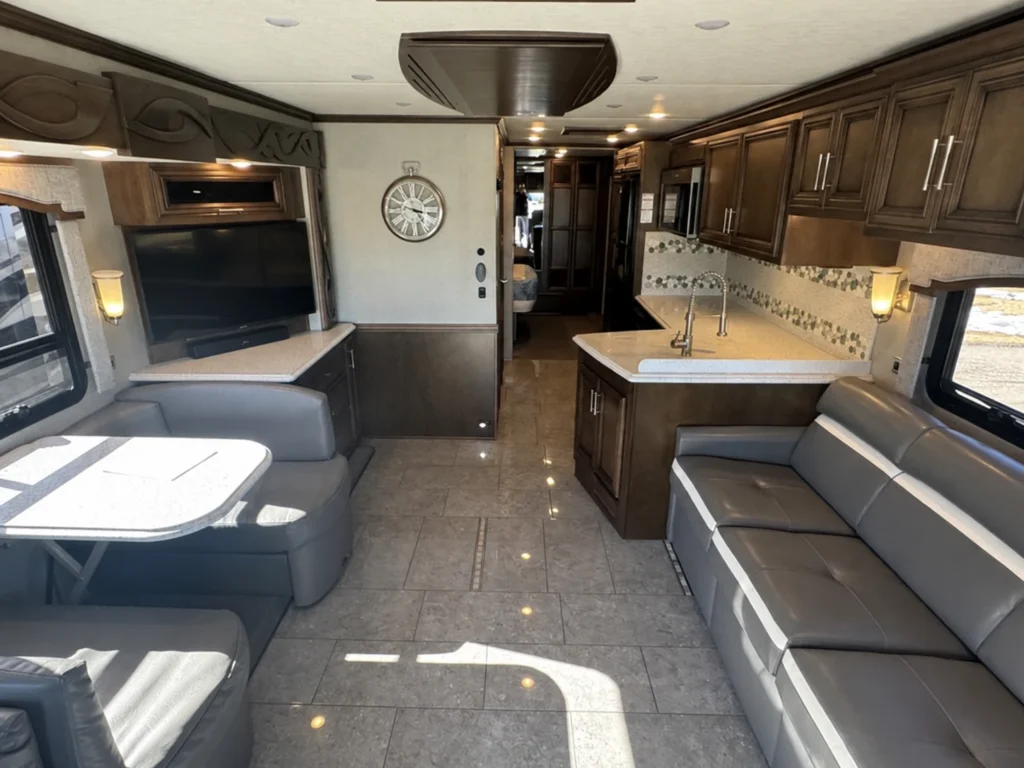 newmar-ventana-motorhome-living-room-interior
