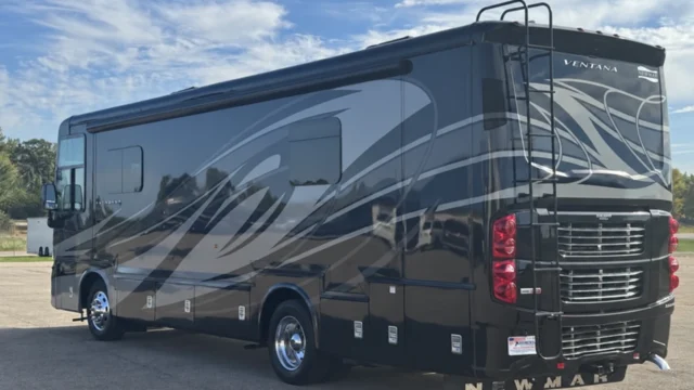 newmar-ventana-motorhome-rear-side-exterior