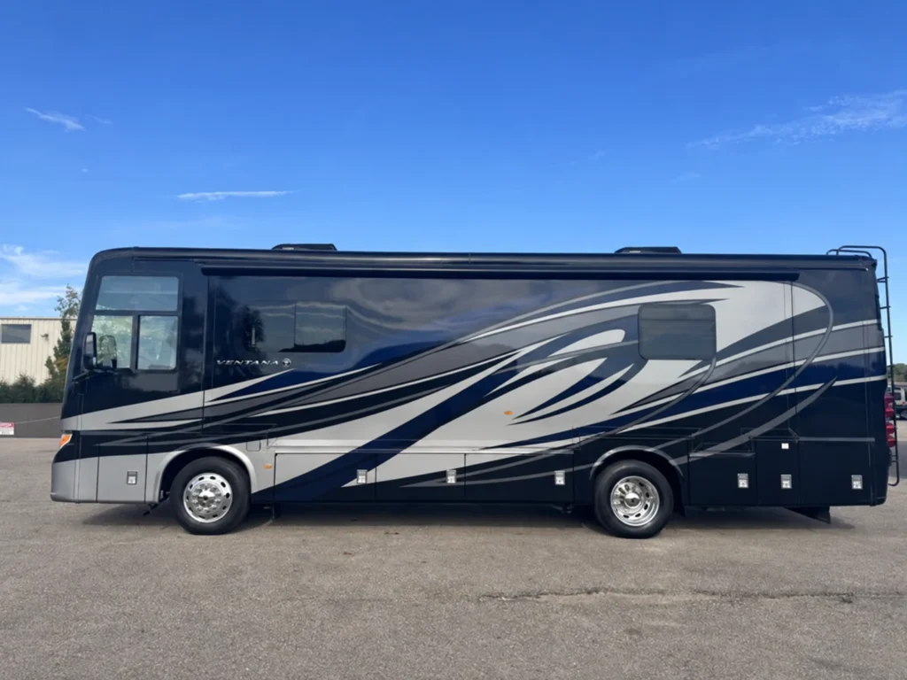 newmar-ventana-motorhome-side-exterior